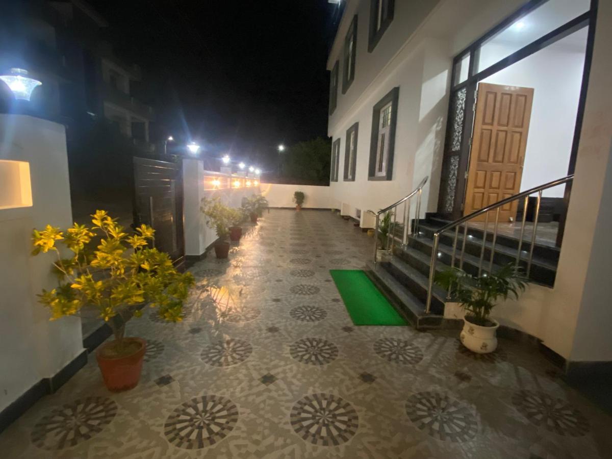 Shivalik Residency - Hotel & Banquet Hall Bāra Banki Buitenkant foto